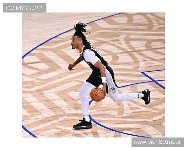 布泽利斯激励迪林厄姆：场上无畏犯错，尽情展现自我