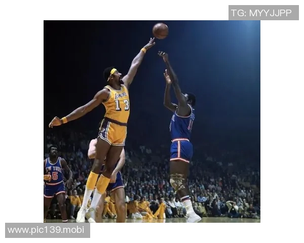 无心插柳！杜伦禁赛，里德临危受命担任首发场均砍下20+6