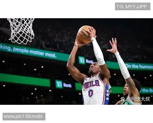 状态爆棚!马克西首节10中6怒砍15分 状态爆棚!马克西首节10中6怒砍15分